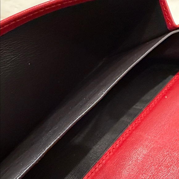 Gucci red patent leather wallet heart closure - Picture 11 of 16